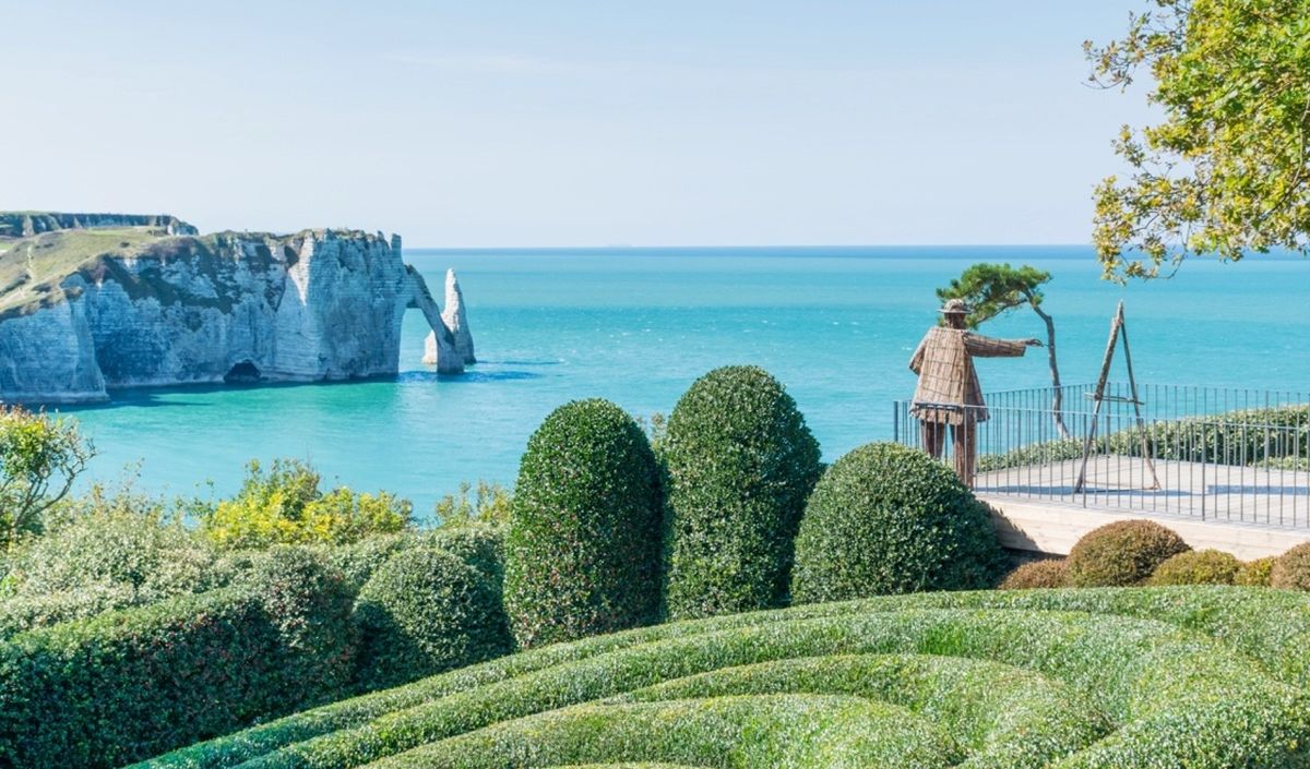The Étretat cliffs, the arch and the Aiguille seen from the clifftop gardens
